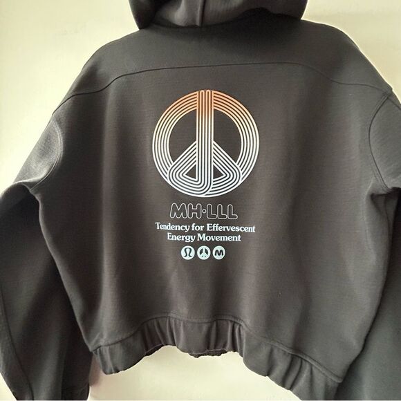 Lululemon x Madhappy Relaxed Cropped Hoodie
Black - Picture 5 of 8